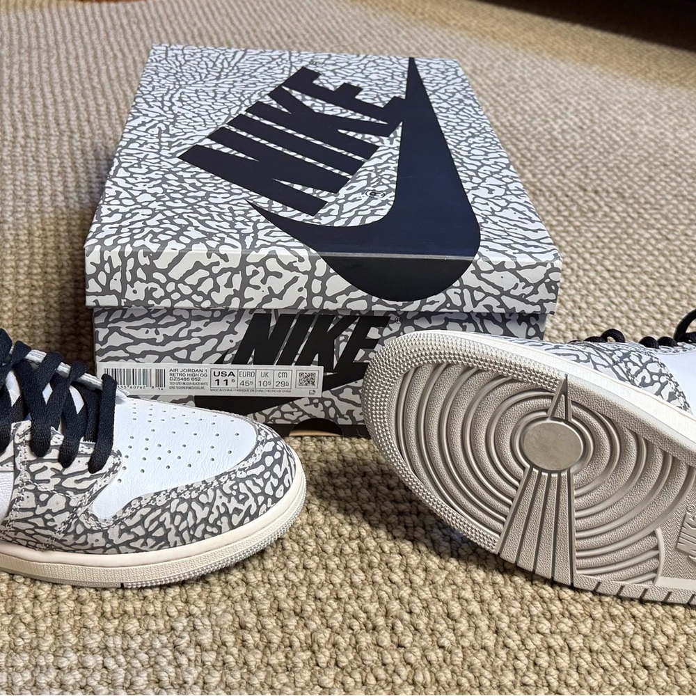 Nike Sneakers - White and Gray